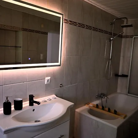Sehr Grosse Ferienwohnung, In Wehome Classic Apartment *