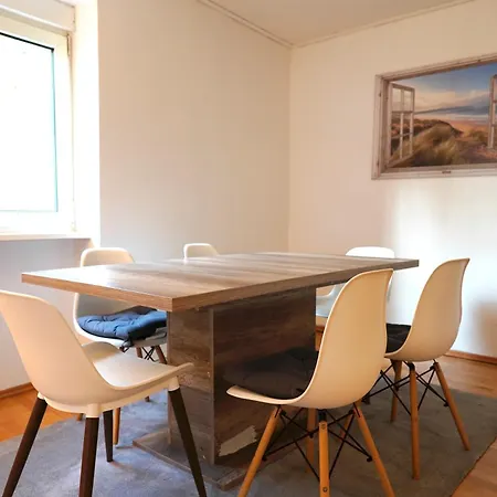 Apartment Sehr Grosse Ferienwohnung, In Wehome Classic