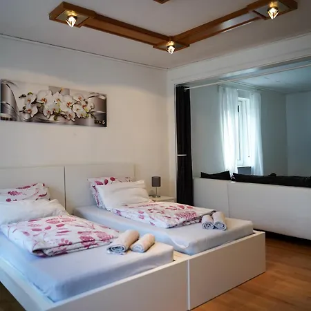 Apartment Sehr Grosse Ferienwohnung, In Wehome Classic *