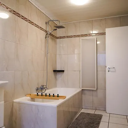 Apartment Sehr Grosse Ferienwohnung, In Wehome Classic