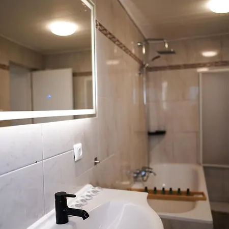 Sehr Grosse Ferienwohnung, In Wehome Classic Apartment