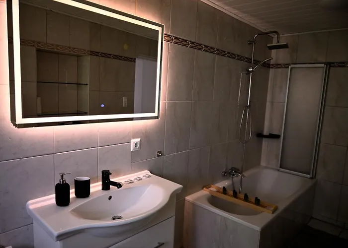 Sehr Grosse Ferienwohnung, In Wehome Classic Apartamento *