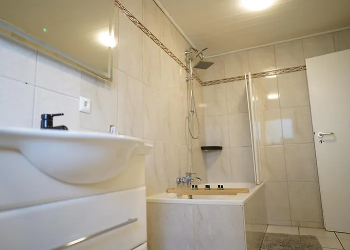 Sehr Grosse Ferienwohnung, In Wehome Classic Apartamento Kaiserslautern