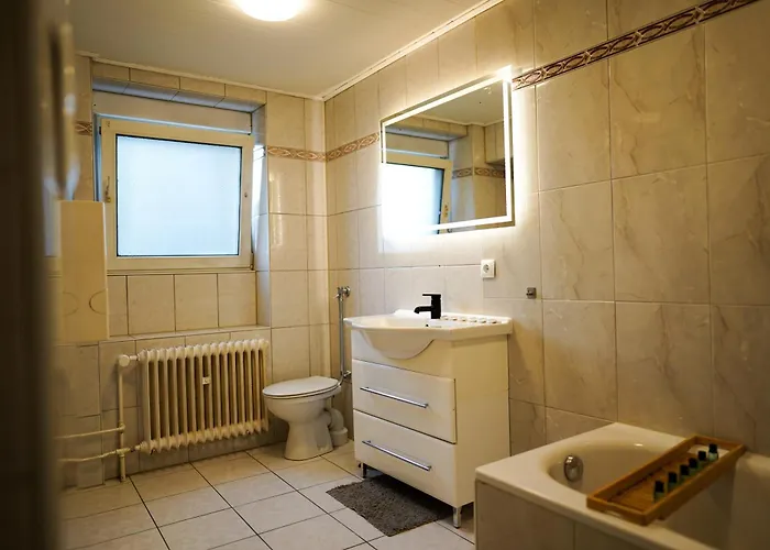 Sehr Grosse Ferienwohnung, In Wehome Classic Apartamento