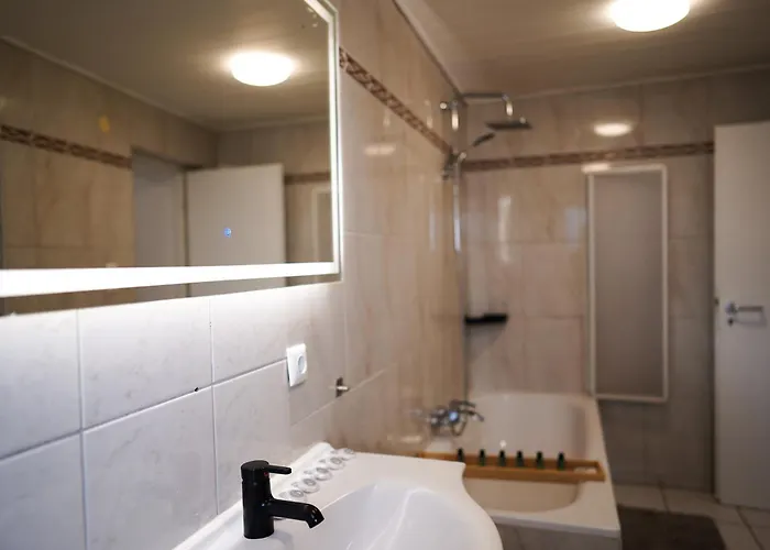 Sehr Grosse Ferienwohnung, In Wehome Classic Apartamento